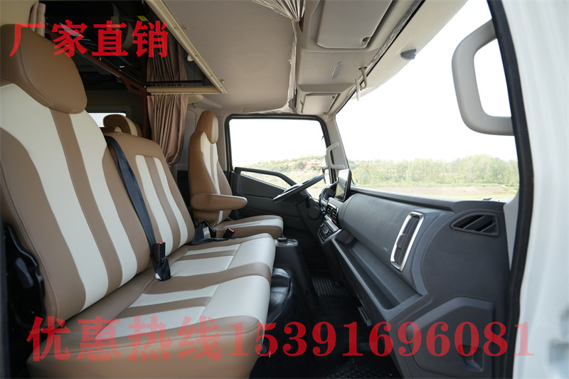大通加長(zhǎng)軸b型房車 國(guó)產(chǎn)B型房車又出新布局!對(duì)六座設(shè)計(jì)有三張床,別說空間小了