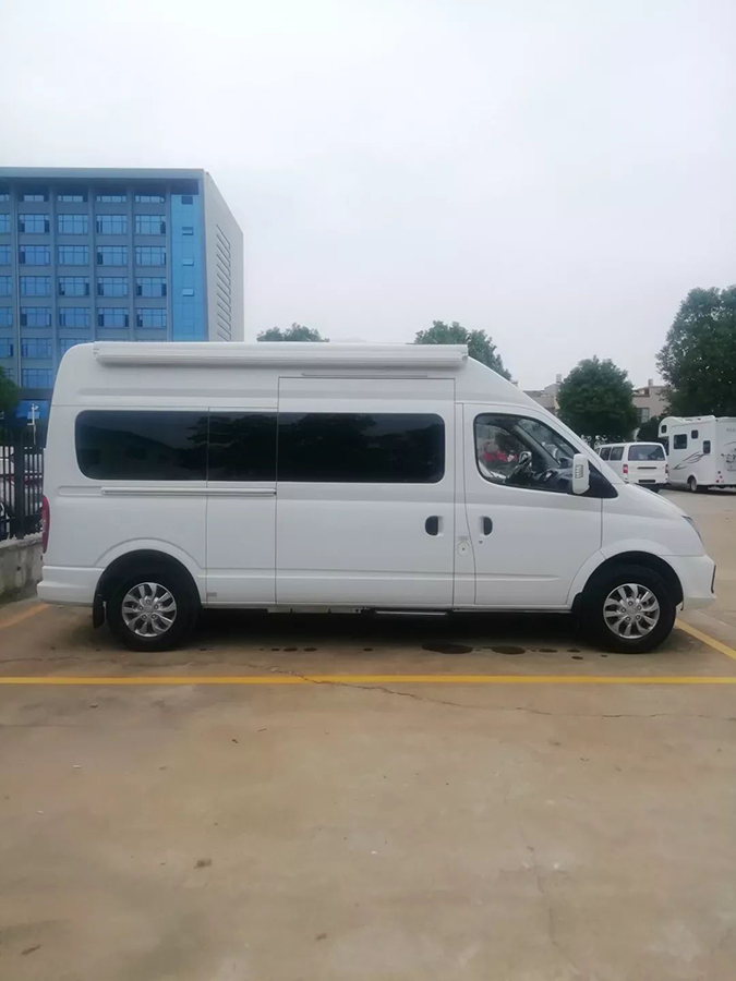 【南京車展】20萬(wàn)出頭能買(mǎi)到國(guó)六長(zhǎng)軸高頂房車嗎?程力房車告訴你沒(méi)問(wèn)題!
